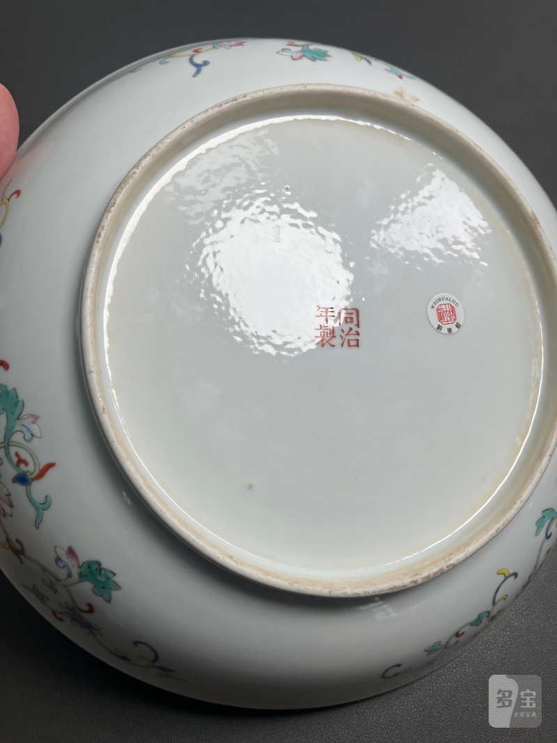 清同治  黄地粉彩百蝶图盘 - 图21